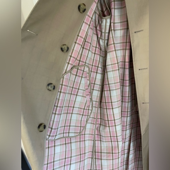 Jw Anderson x uniqulo waterproof trench coat - Picture 4 of 7